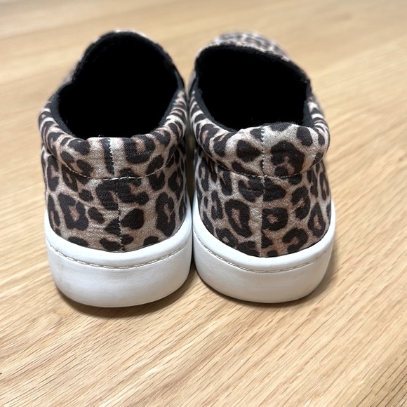 Soda Leopard Print Slip On Cushion Tennis Shoe - Picture 5 of 8